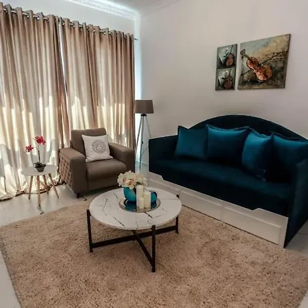 Luxurious At Square 21 شقة *