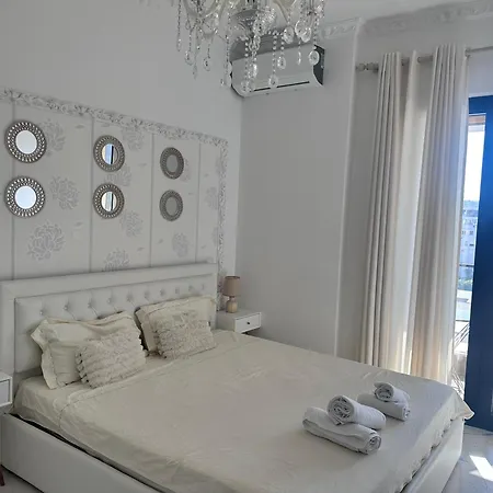 Luxurious At Square 21 * تيرانا